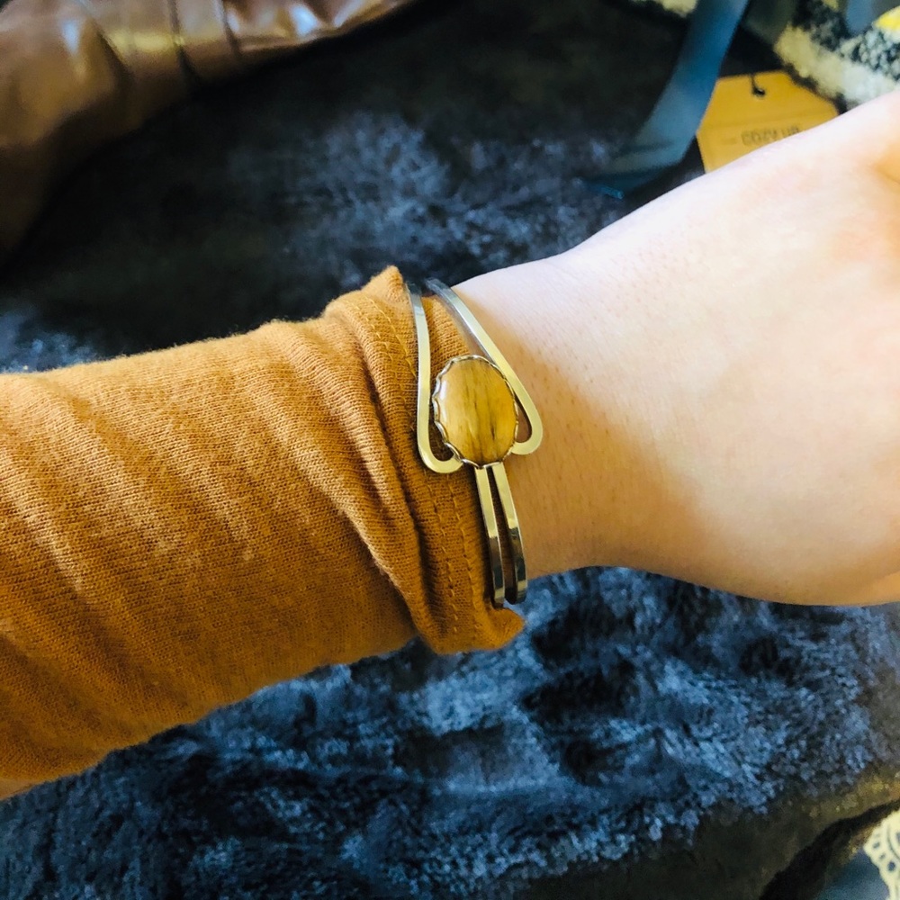 Wooden pattern stone bracelet